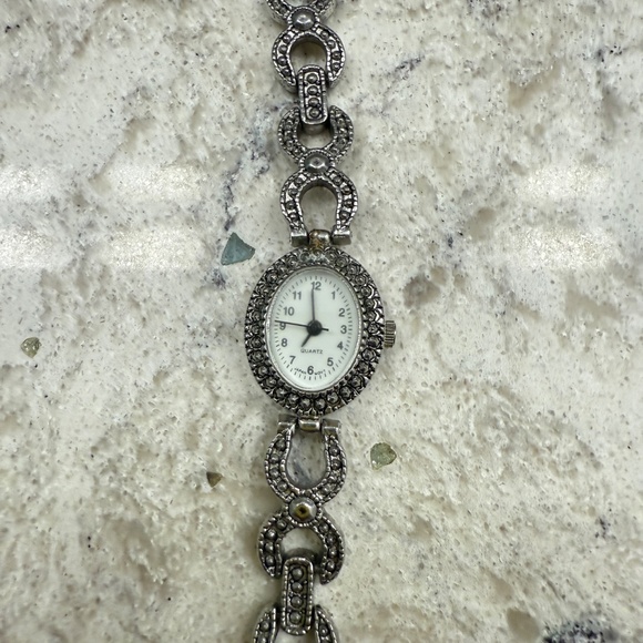 Pre-‎ Owned Women's quartz Vintage style Marcasite bracelet watch - Picture 1 of 7